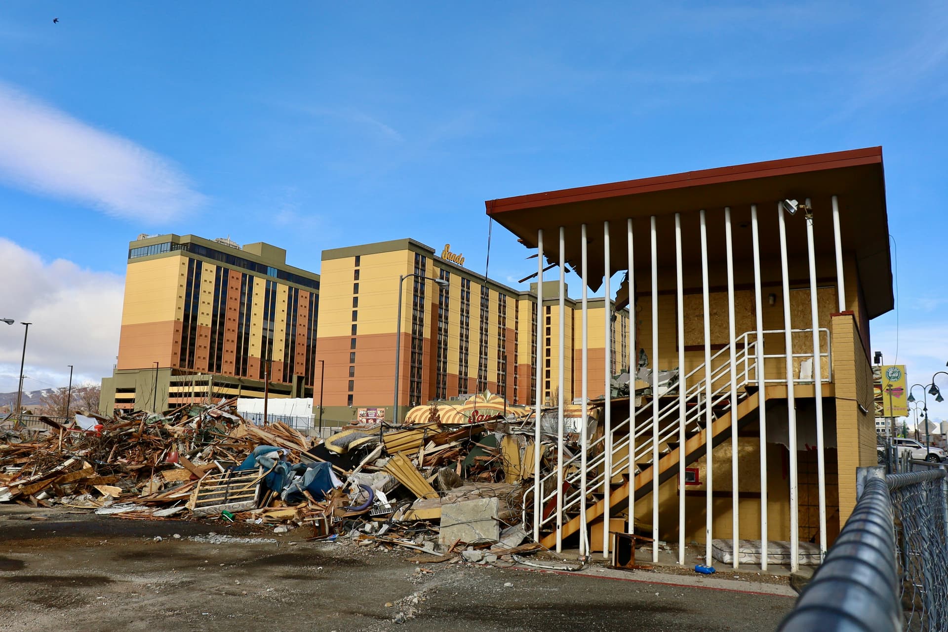 Commerical Demolition Contractors - professional demolition and junk removal team in San Diego
